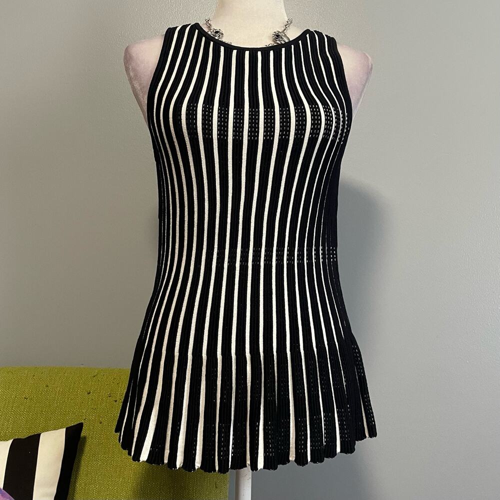 White House Black Market WHBM Striped Ribbed Sleeveless Sweater